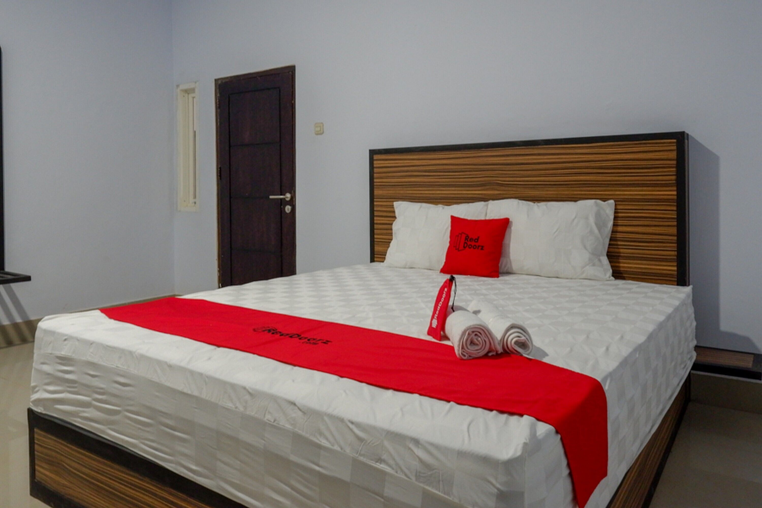 Hotel Viranza by RedDoorz