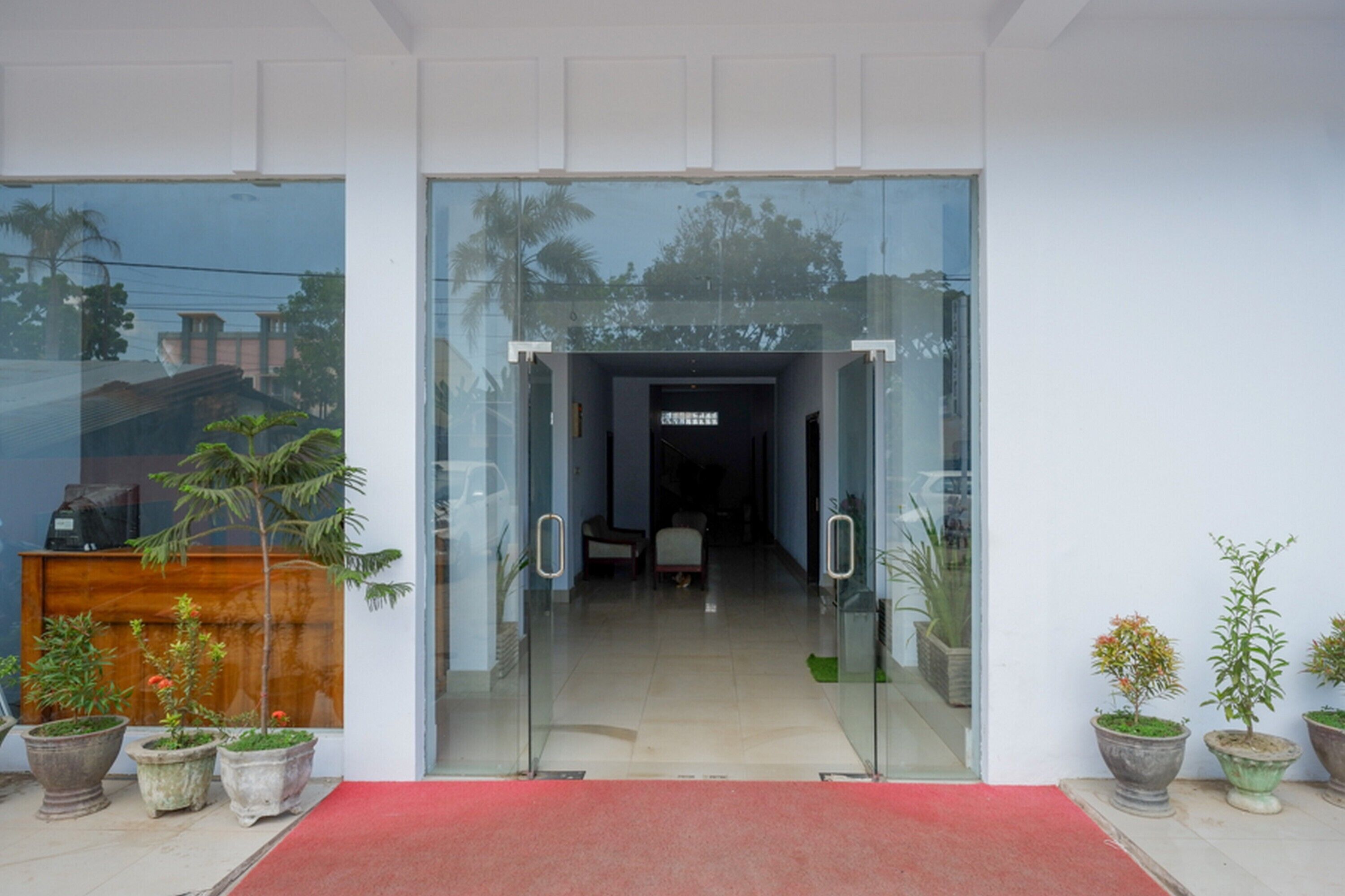 Hotel Viranza by RedDoorz