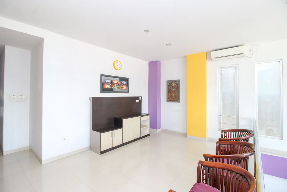 Liras Hotel by Airy Rooms