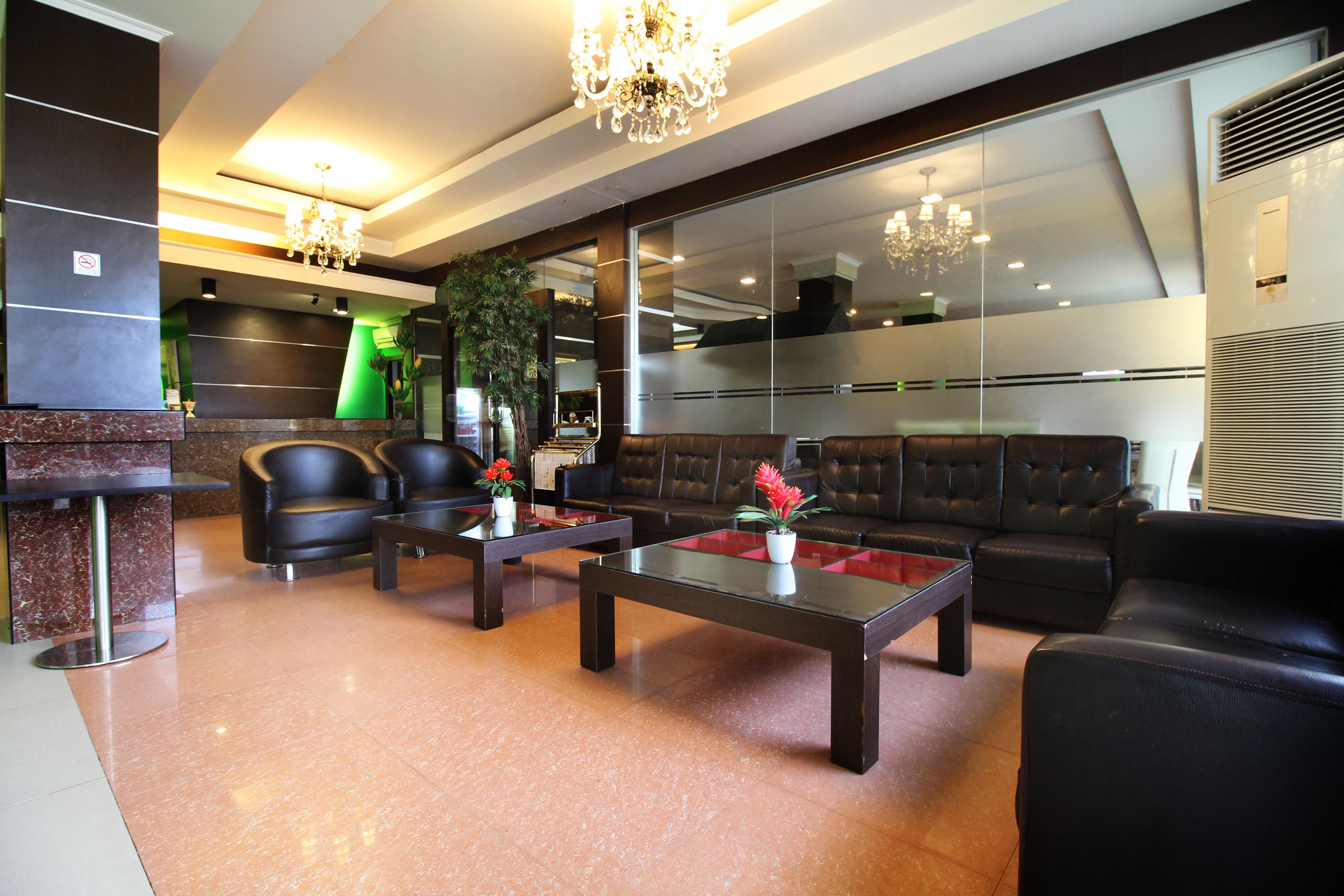 Zahra Syariah Hotel by Airy Rooms