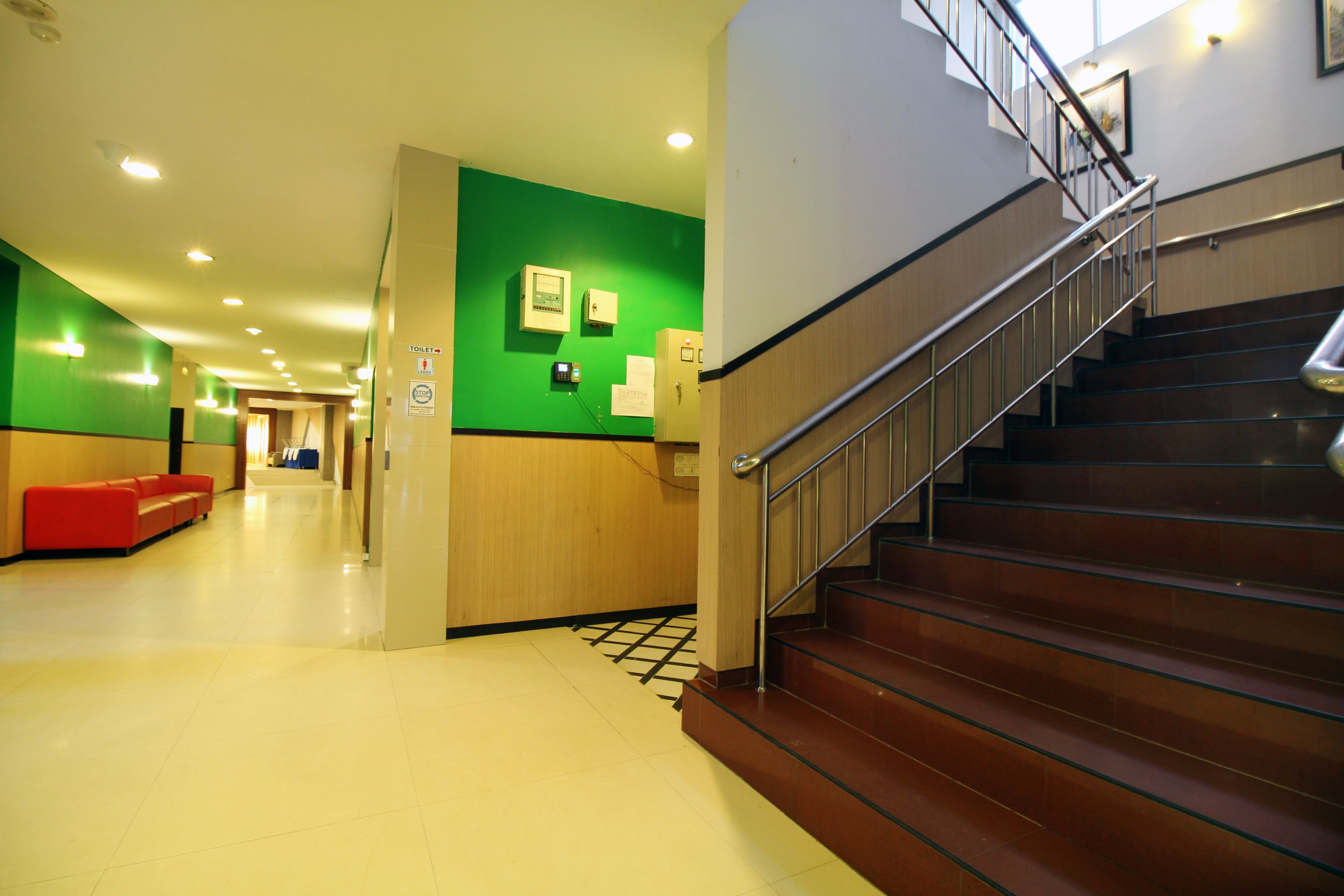 Zahra Syariah Hotel by Airy Rooms