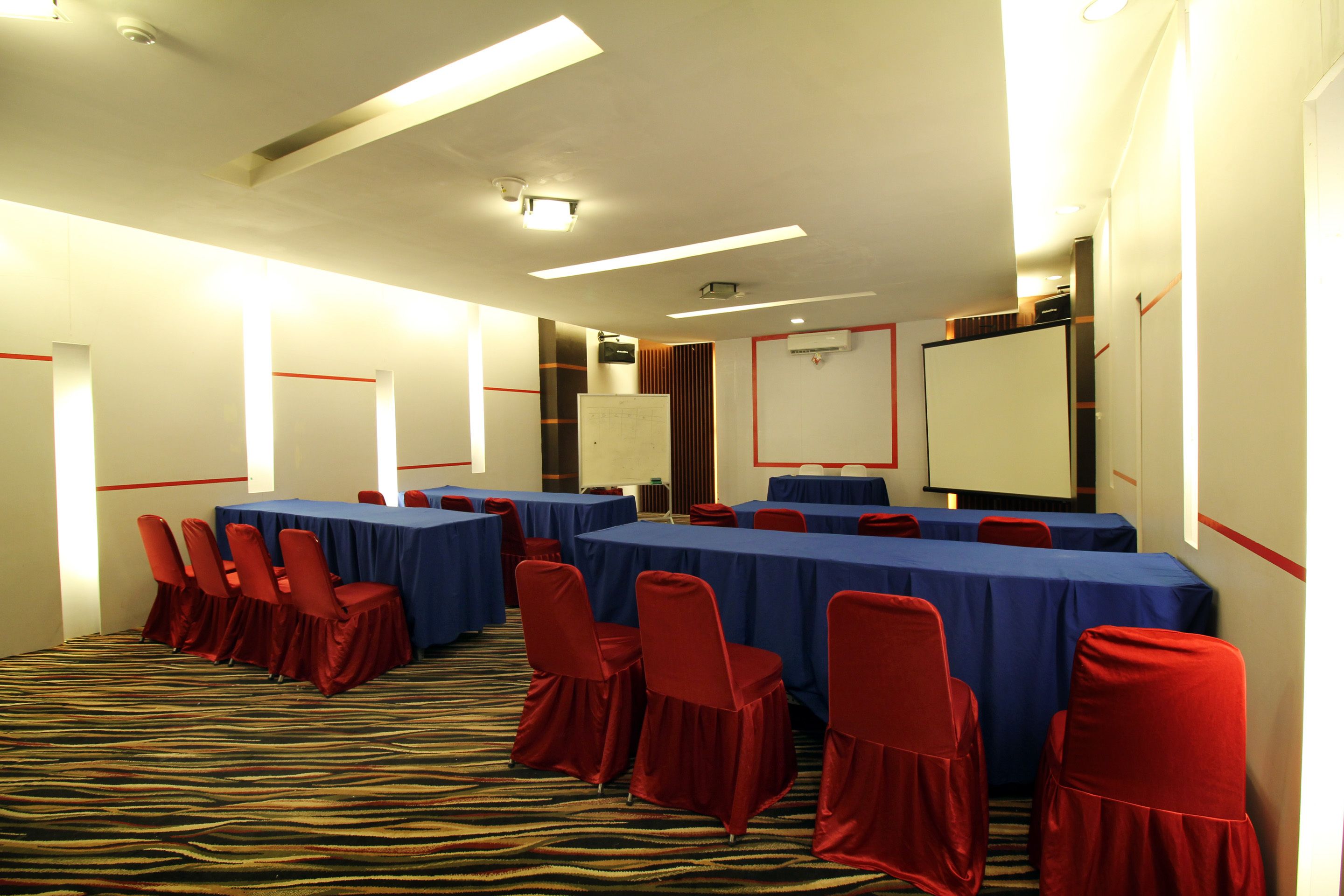 Zahra Syariah Hotel by Airy Rooms