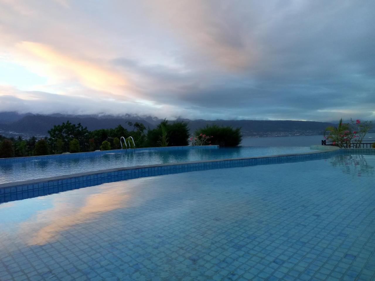 Hotel Santika Luwuk - Sulawesi Tengah