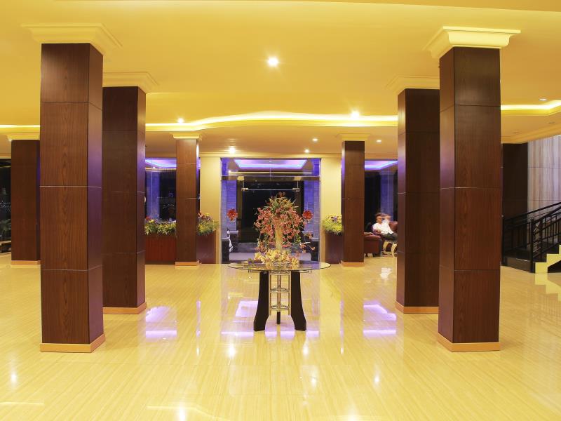 Istana Hotel & Resort