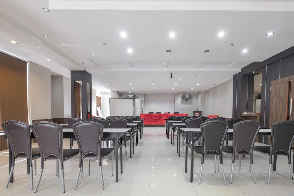 Allson City Hotel by OYO Rooms