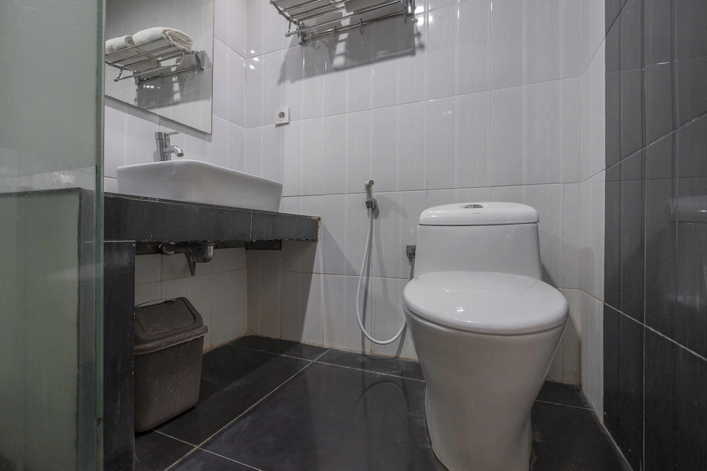 Allson City Hotel by OYO Rooms
