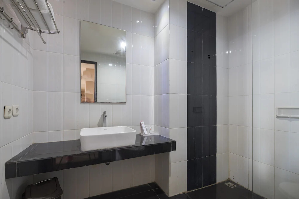 Allson City Hotel by OYO Rooms