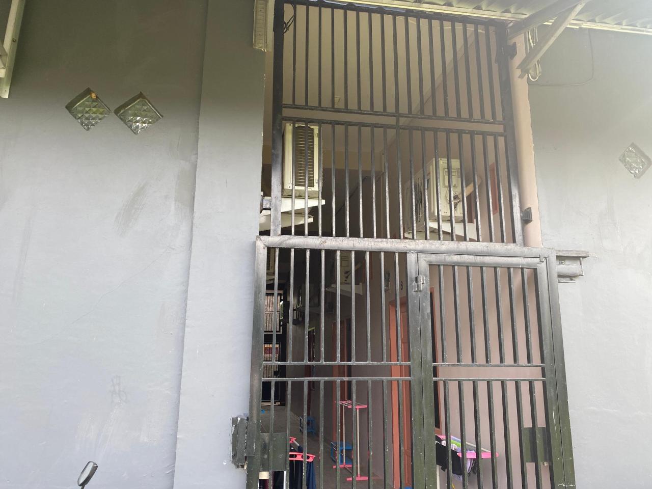 Almeerah Homestay Syariah by OYO Rooms