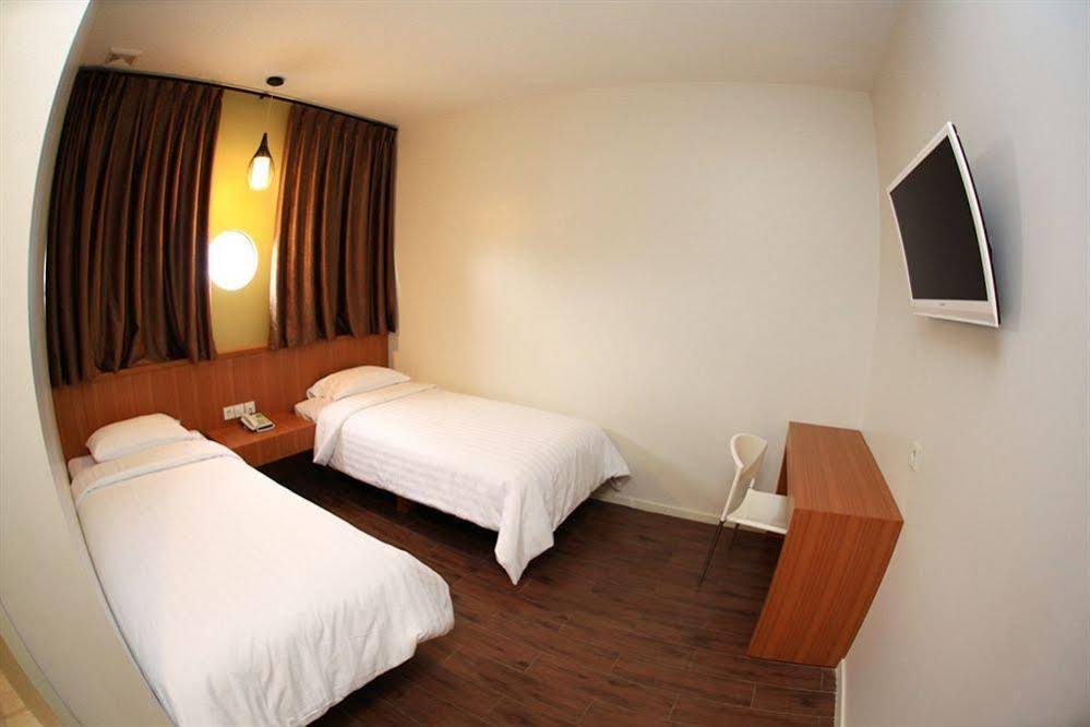 Aswin Inn Panakkukang