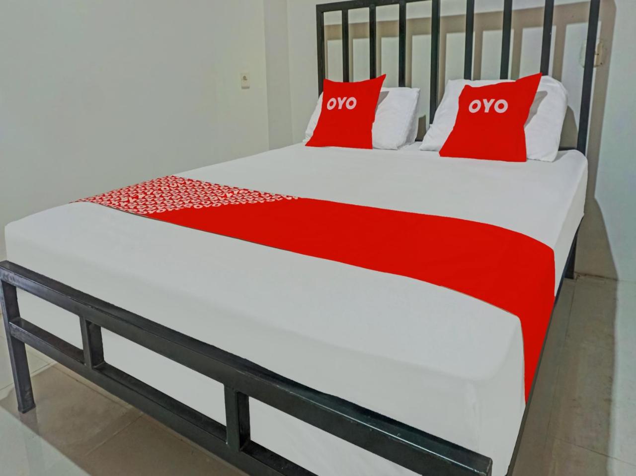 Ava Guesthouse by OYO Rooms