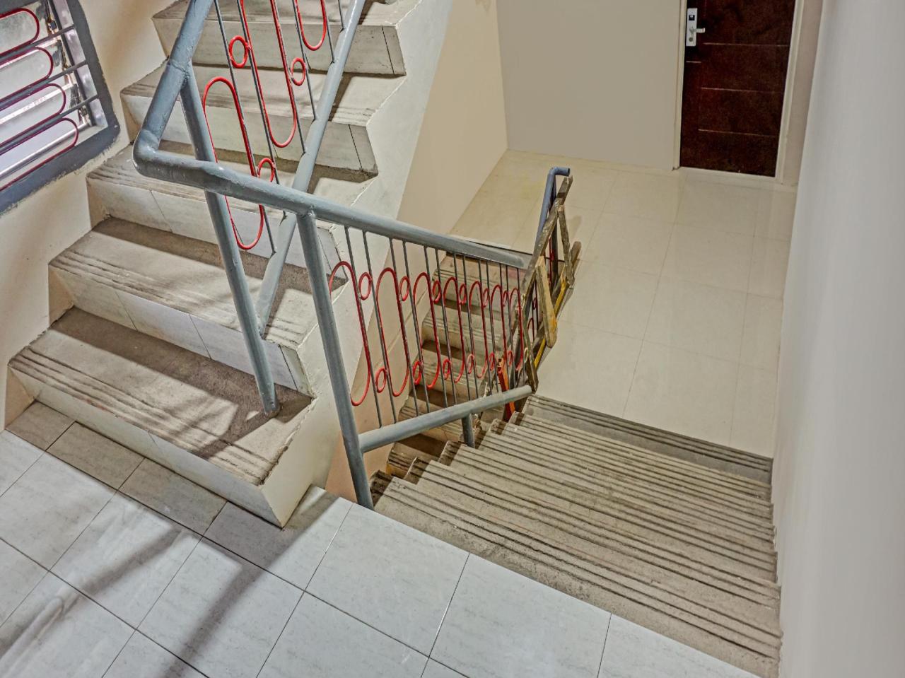 Ava Guesthouse by OYO Rooms