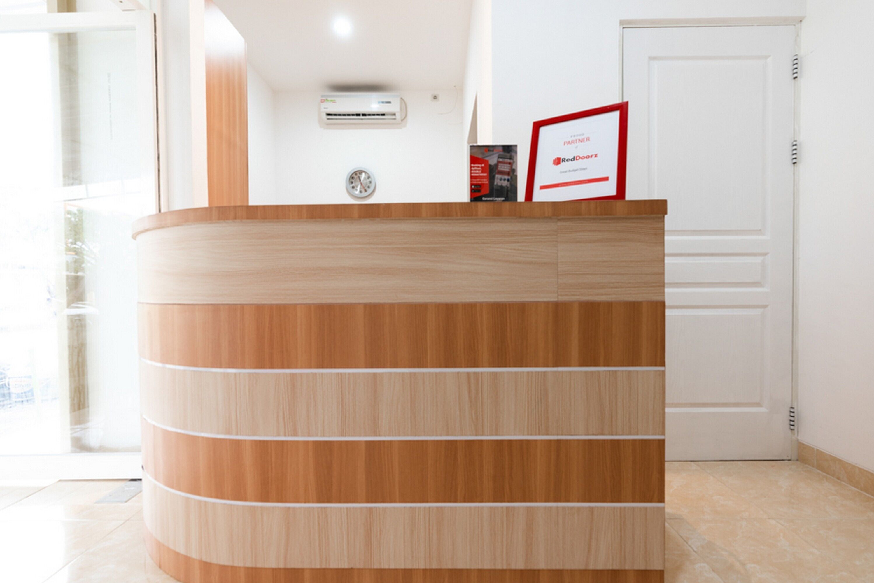 Cemerlang Guesthouse by RedDoorz