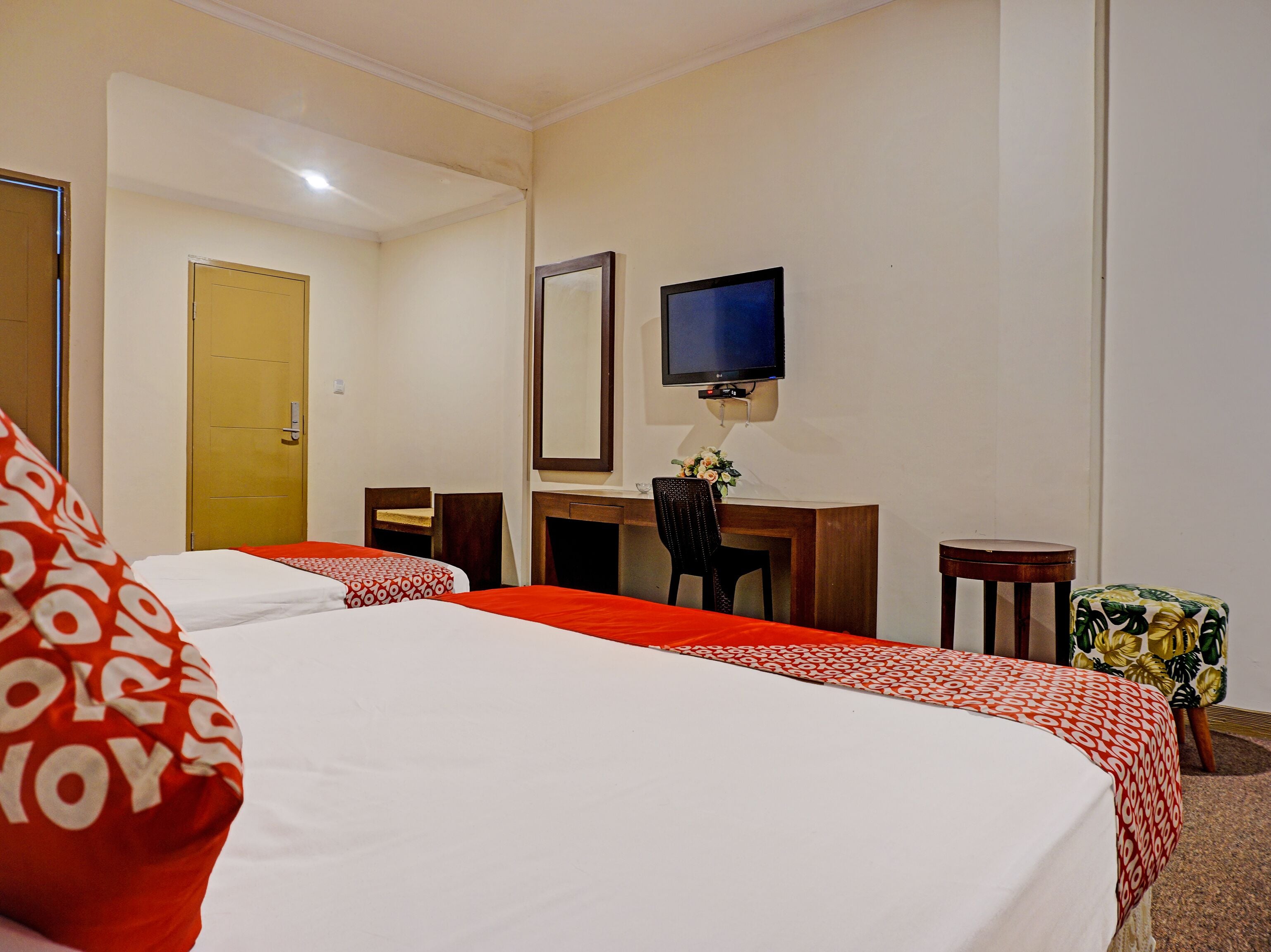 Collection O 91414 Hotel Marina Beach