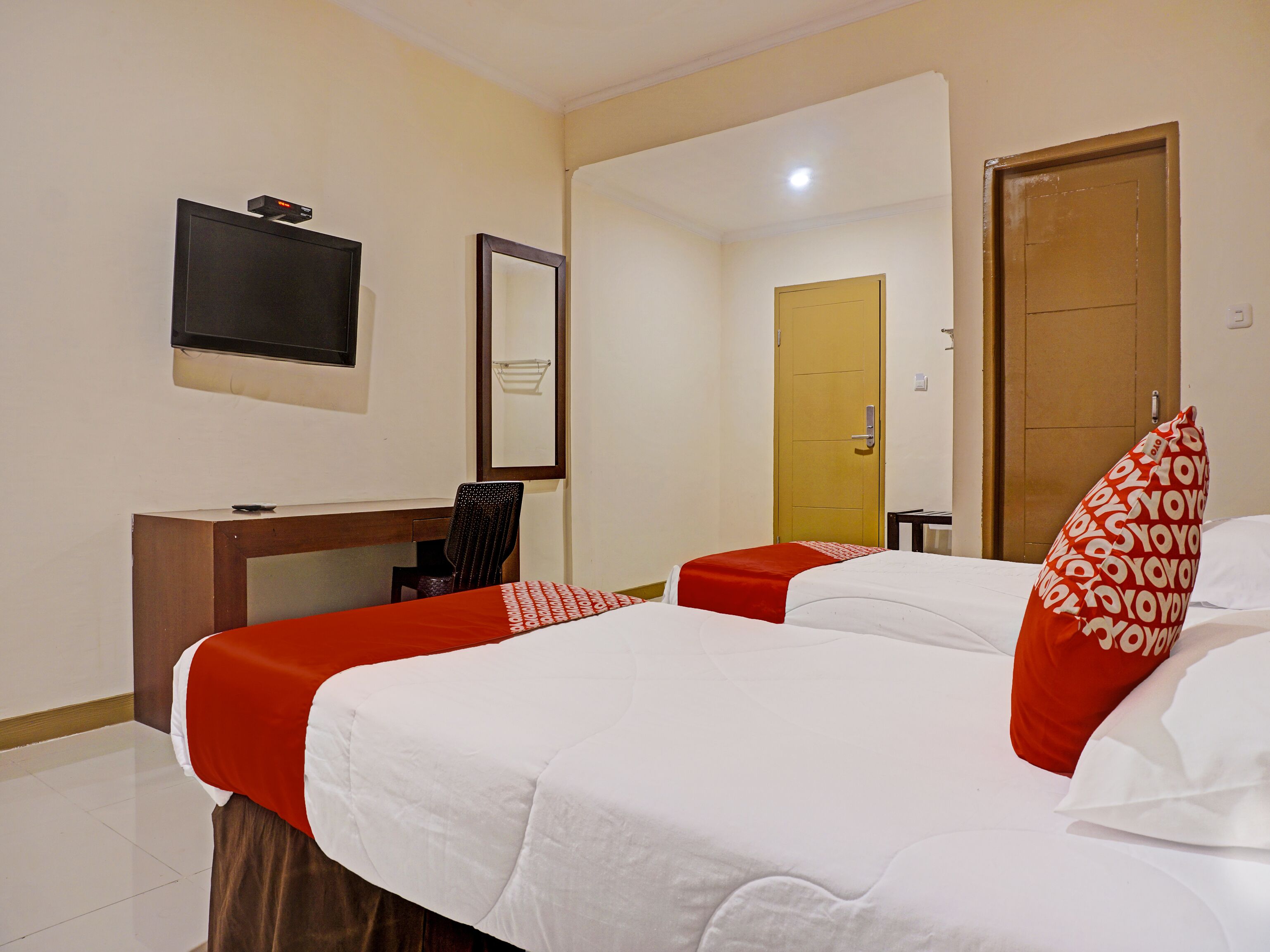 Collection O 91414 Hotel Marina Beach