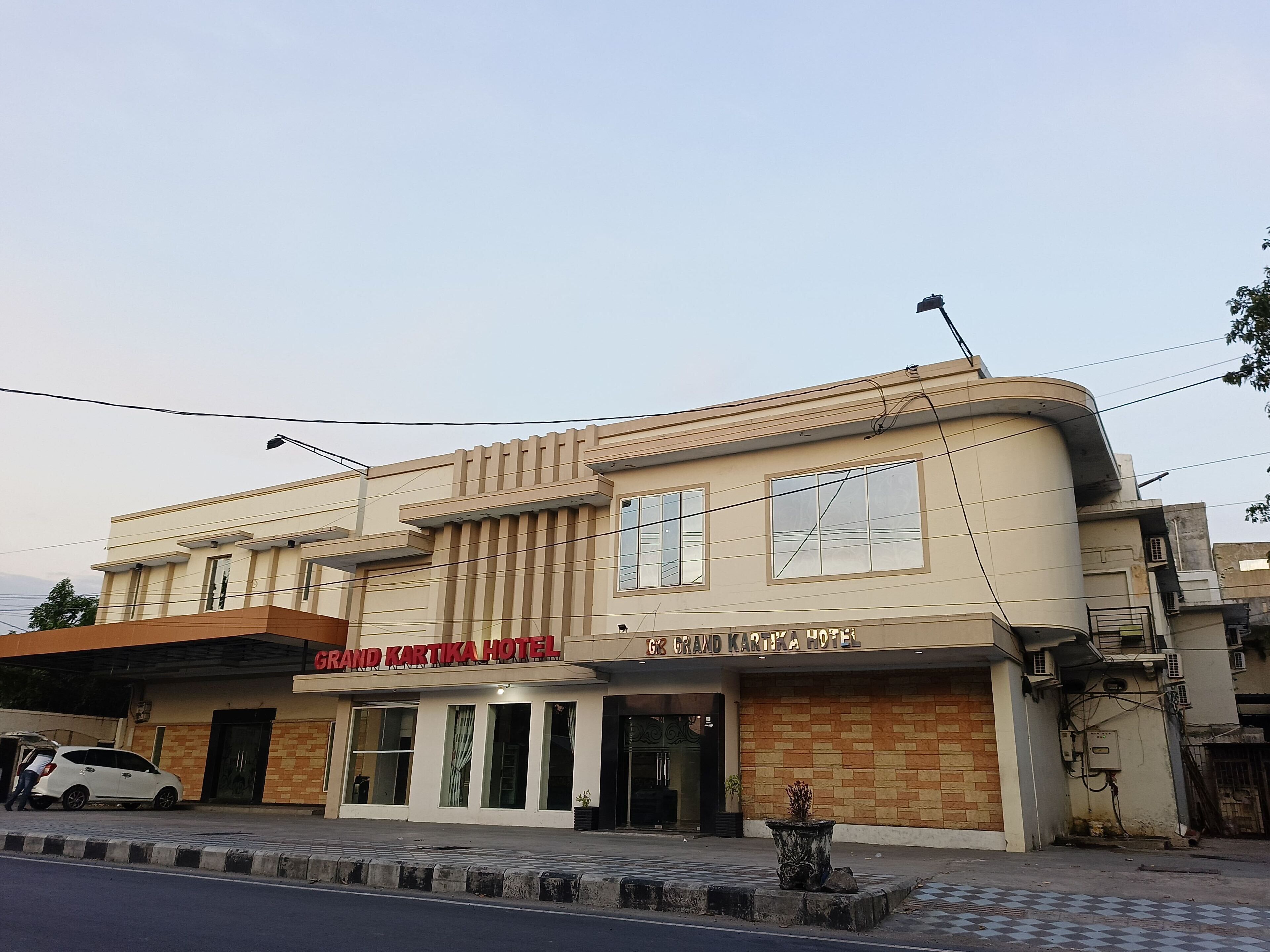 Collection O 93163 Hotel Grand Kartika