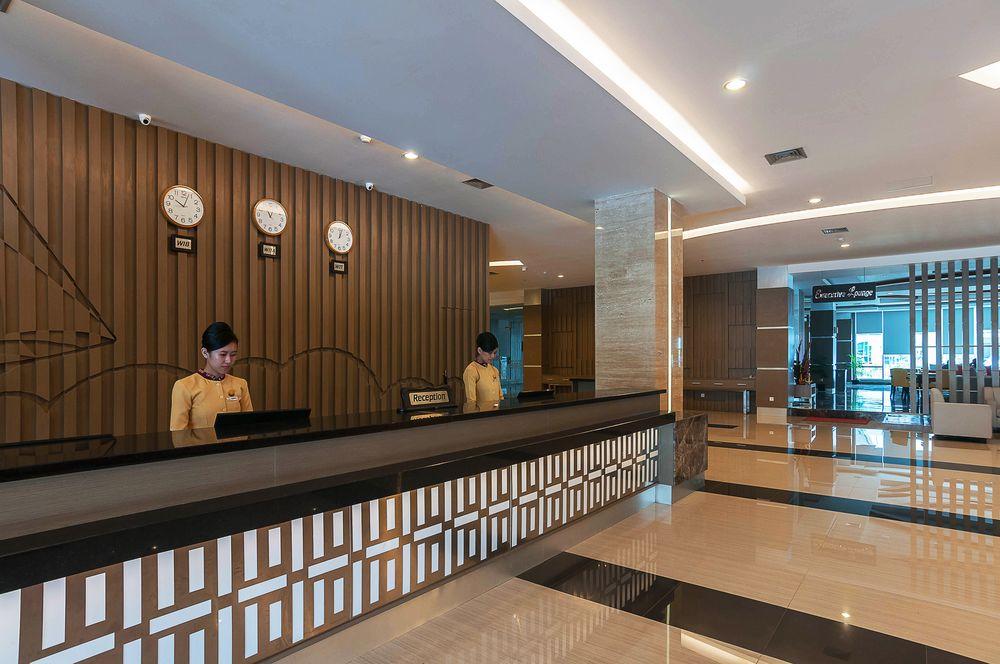 Dalton Hotel