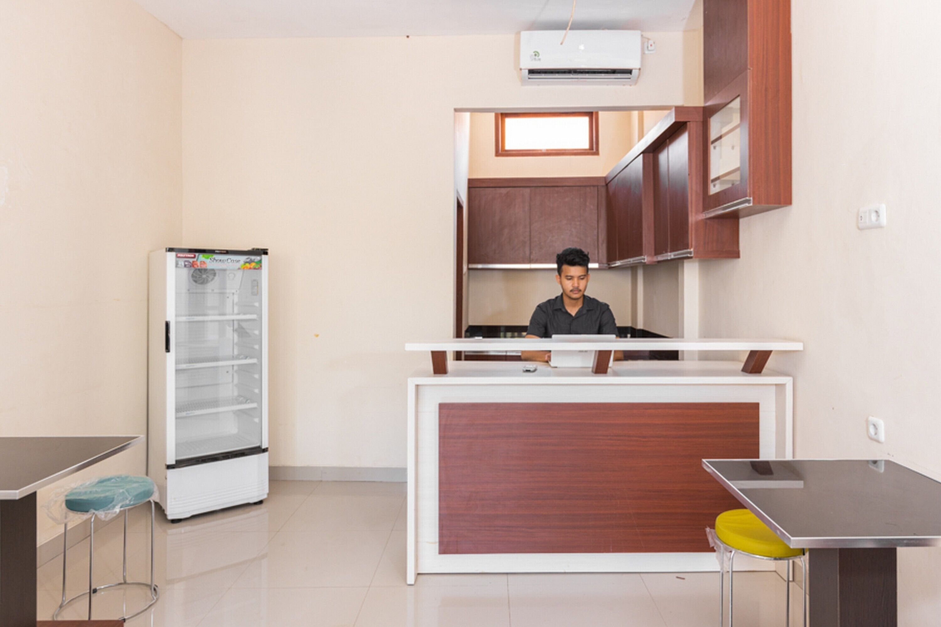 Dtata Guest House by Reddorz