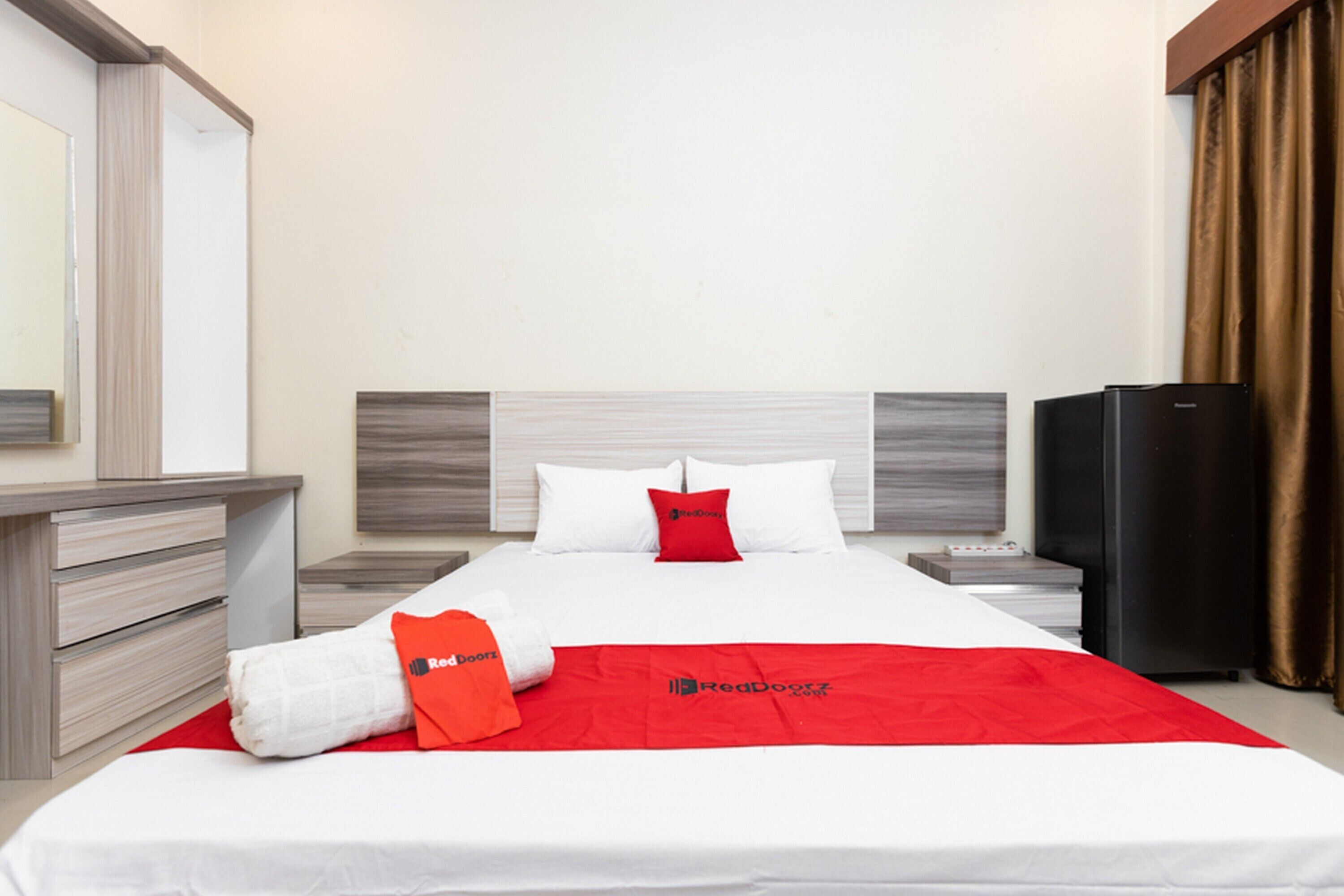 Dtata Guest House by Reddorz