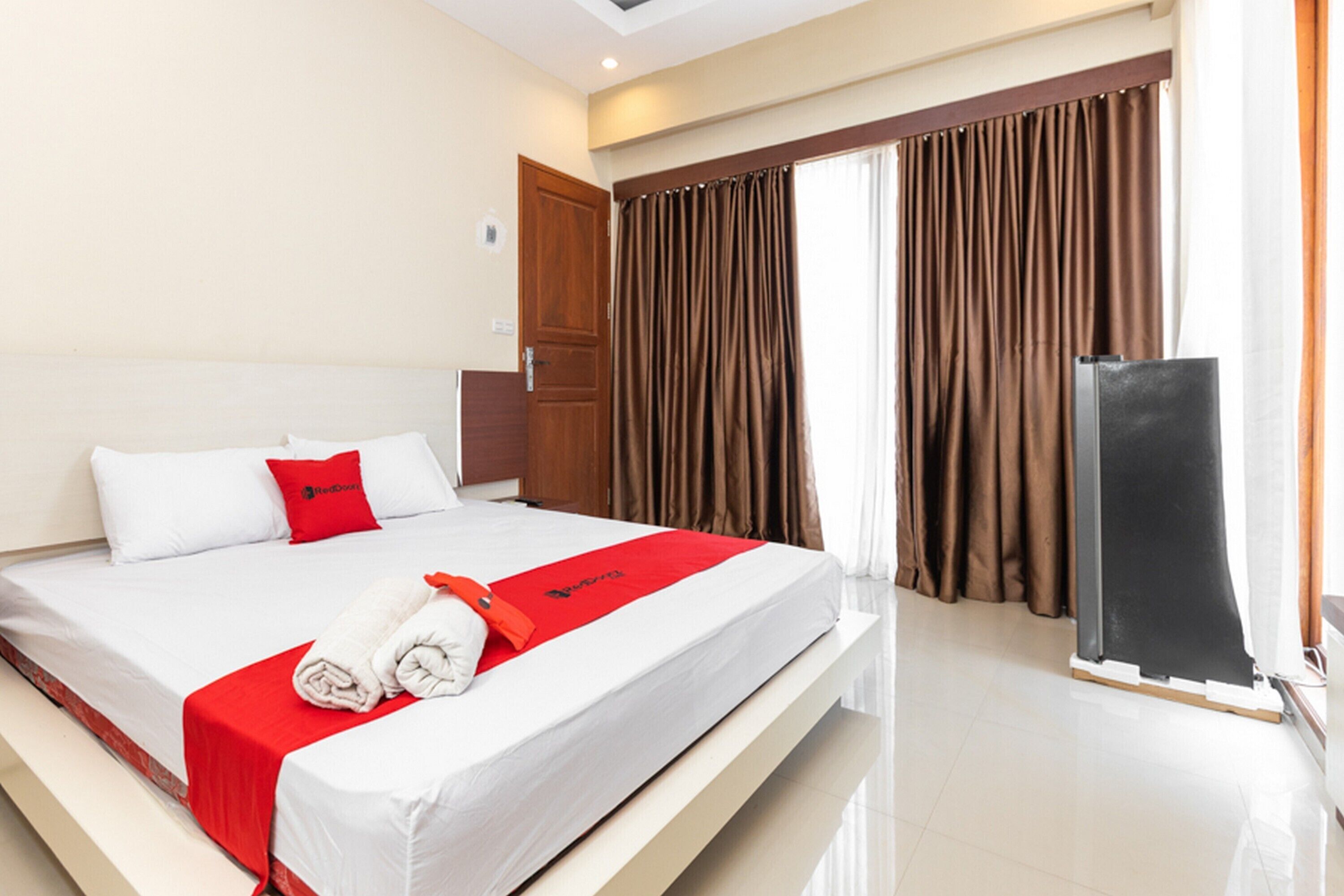 Dtata Guest House by Reddorz