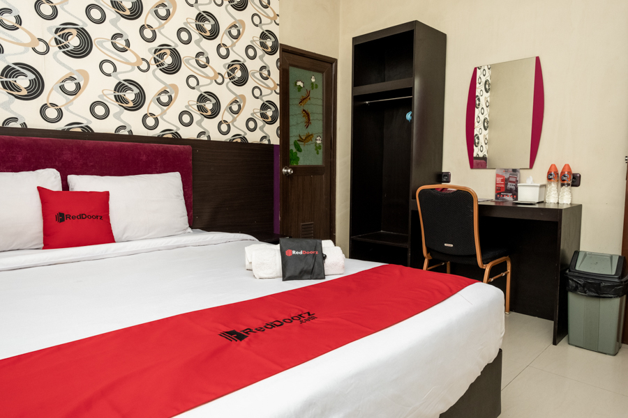 Erin Int Hotel by RedDoorz