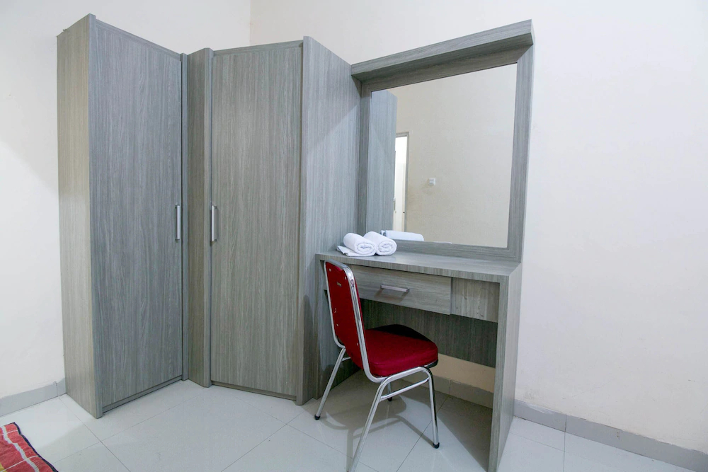 Grand Azizah by OYO Rooms
