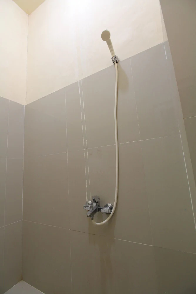 Grand Azizah by OYO Rooms