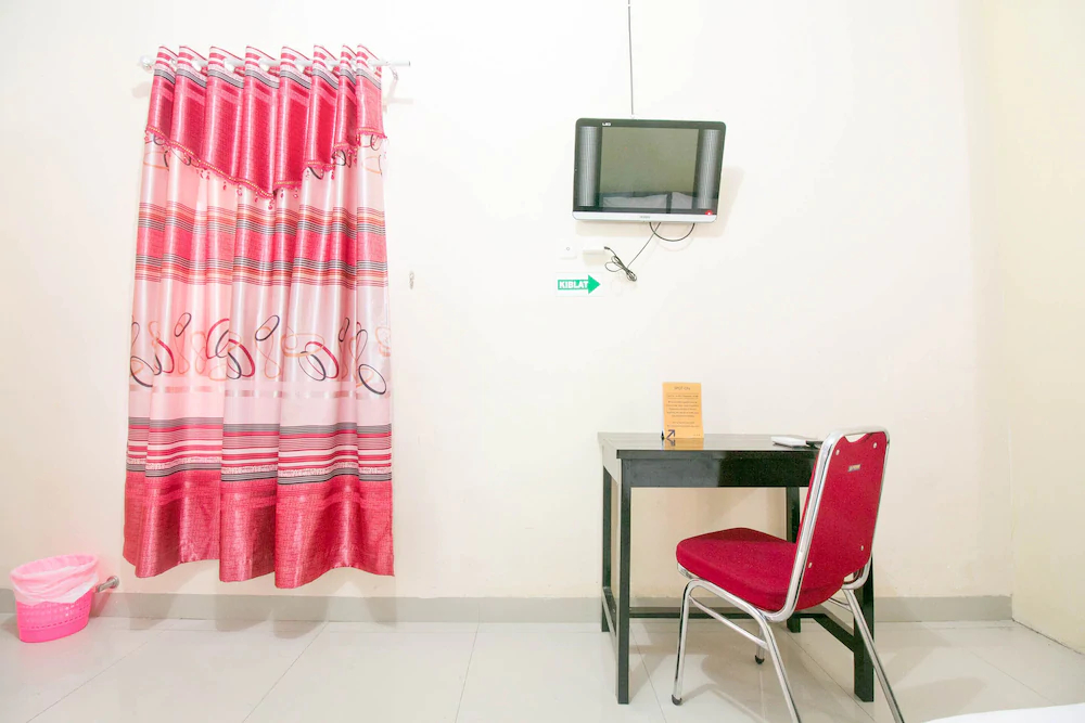 Grand Azizah by OYO Rooms
