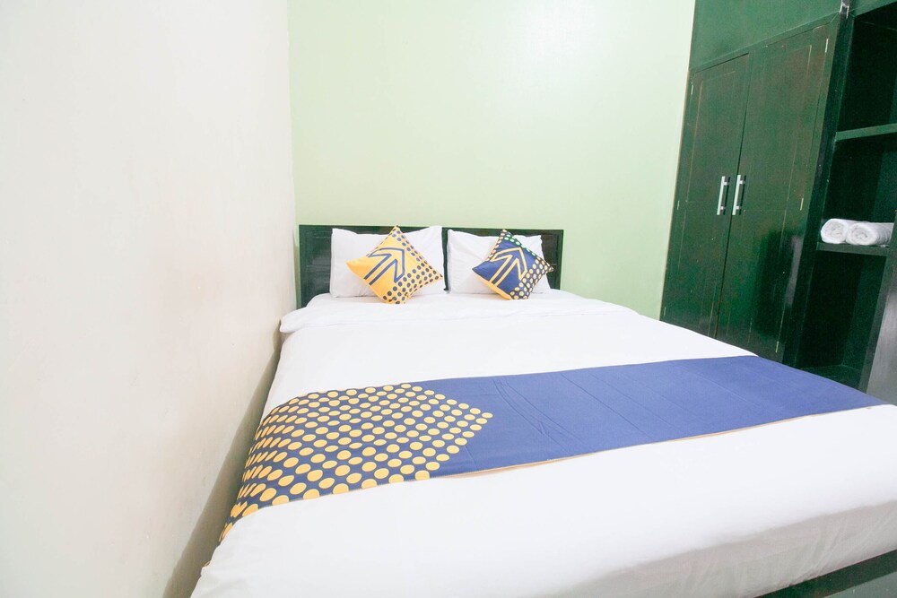 Grand Azizah by OYO Rooms
