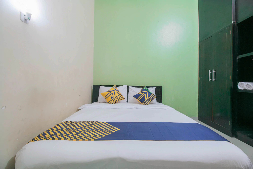 Grand Azizah by OYO Rooms