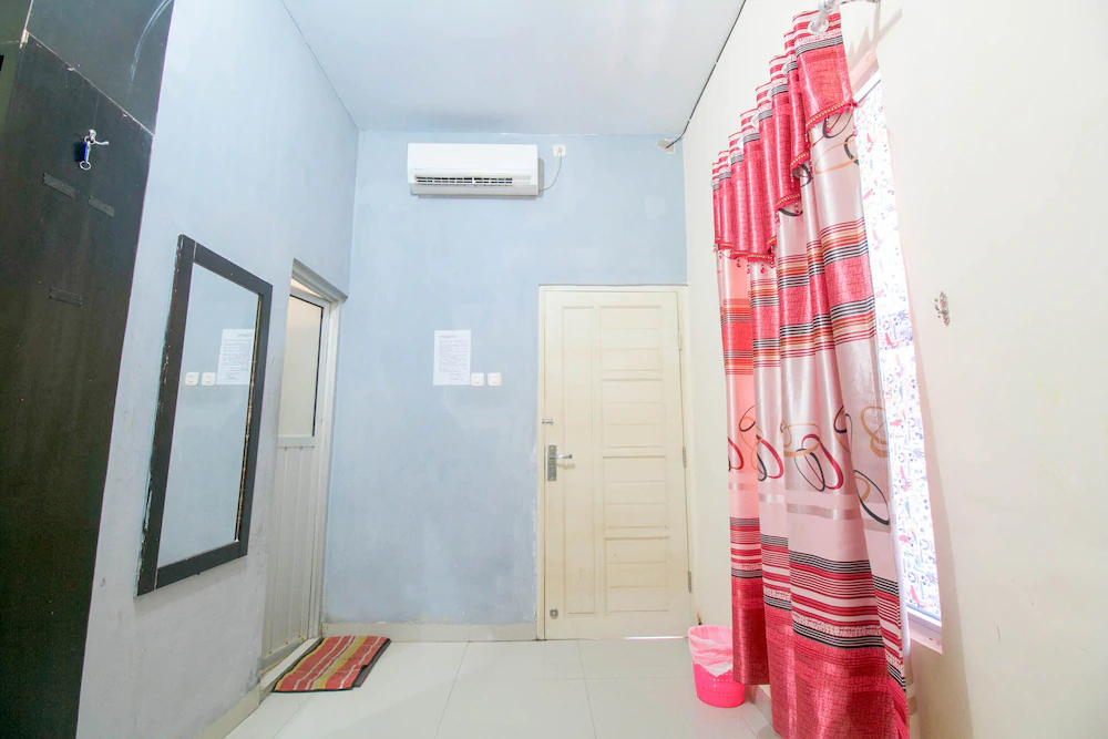 Grand Azizah by OYO Rooms