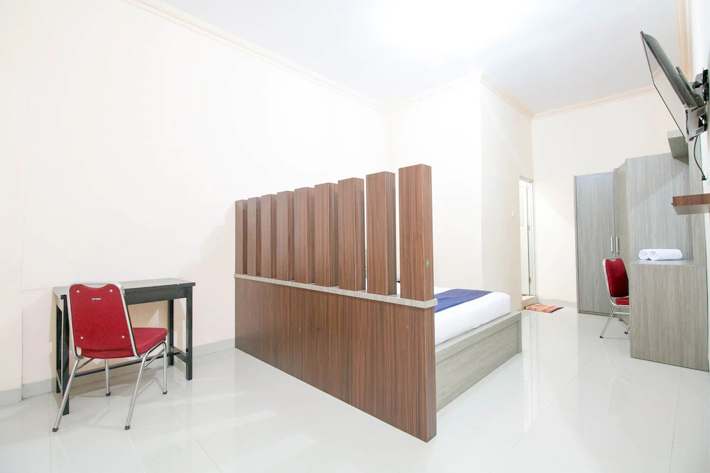 Grand Azizah by OYO Rooms