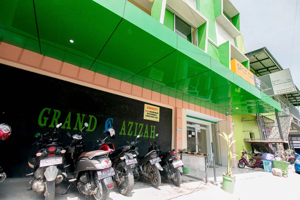 Grand Azizah by OYO Rooms