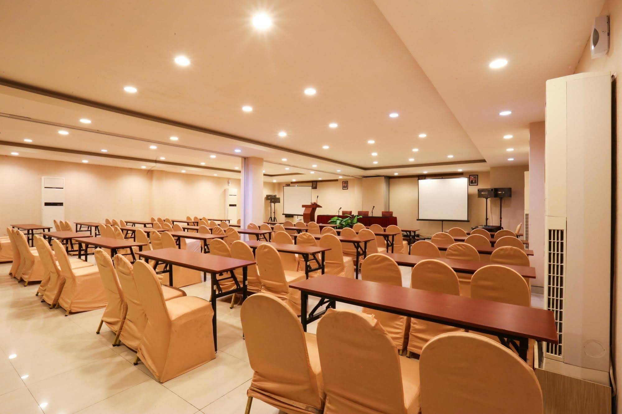 All Nite & Day Hotel Makassar