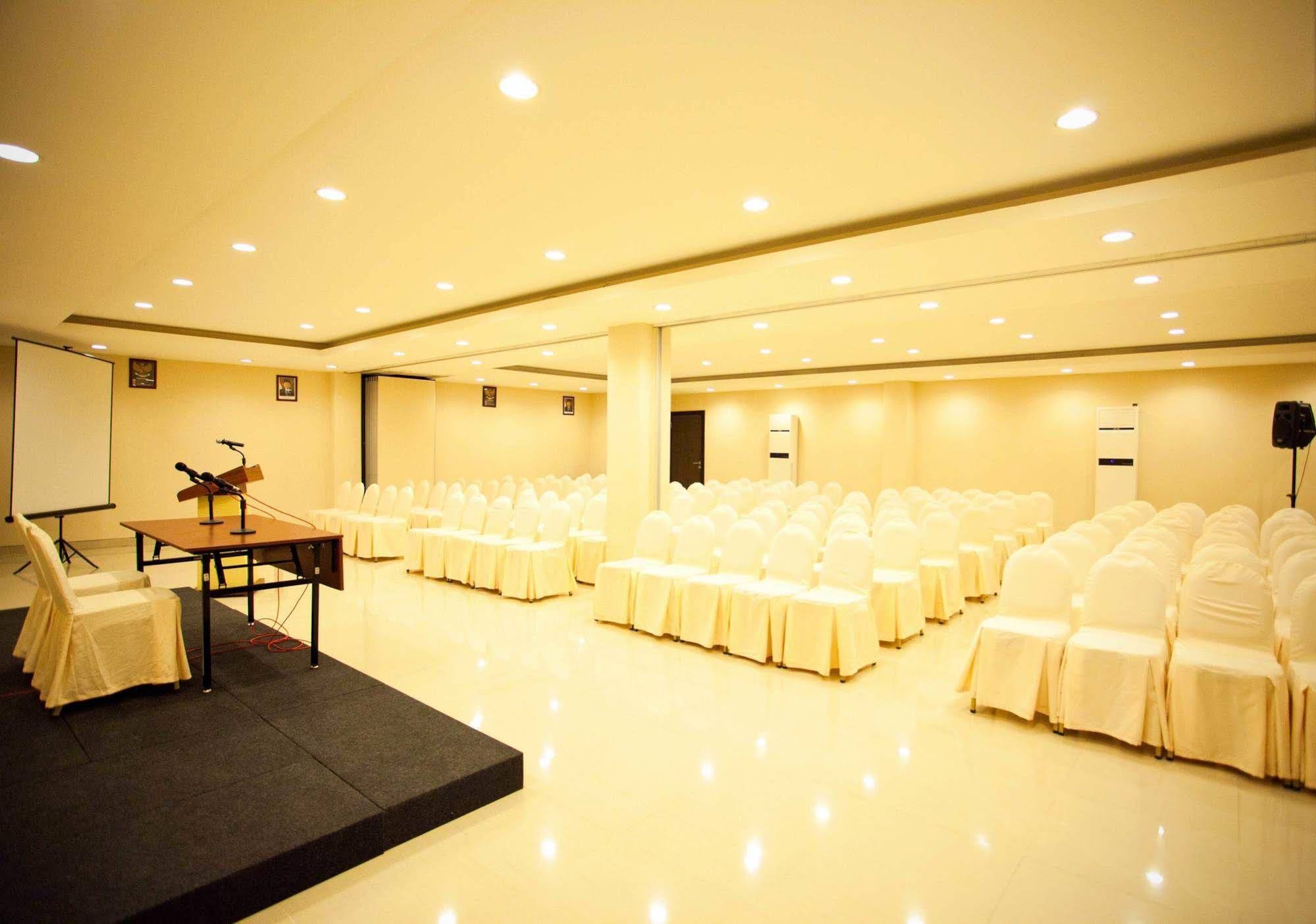 All Nite & Day Hotel Makassar