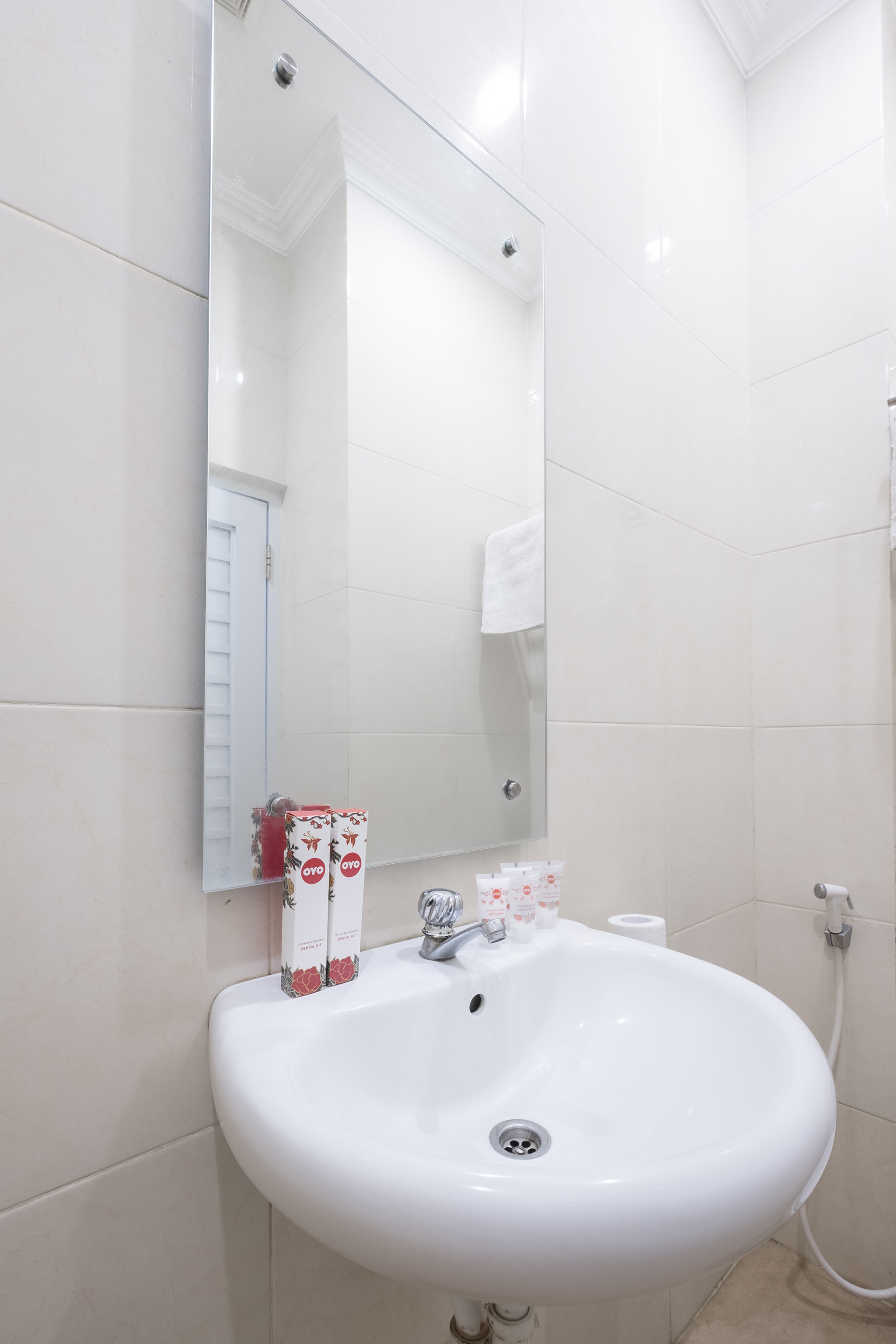Grand Pacifik Hotel By OYO Rooms