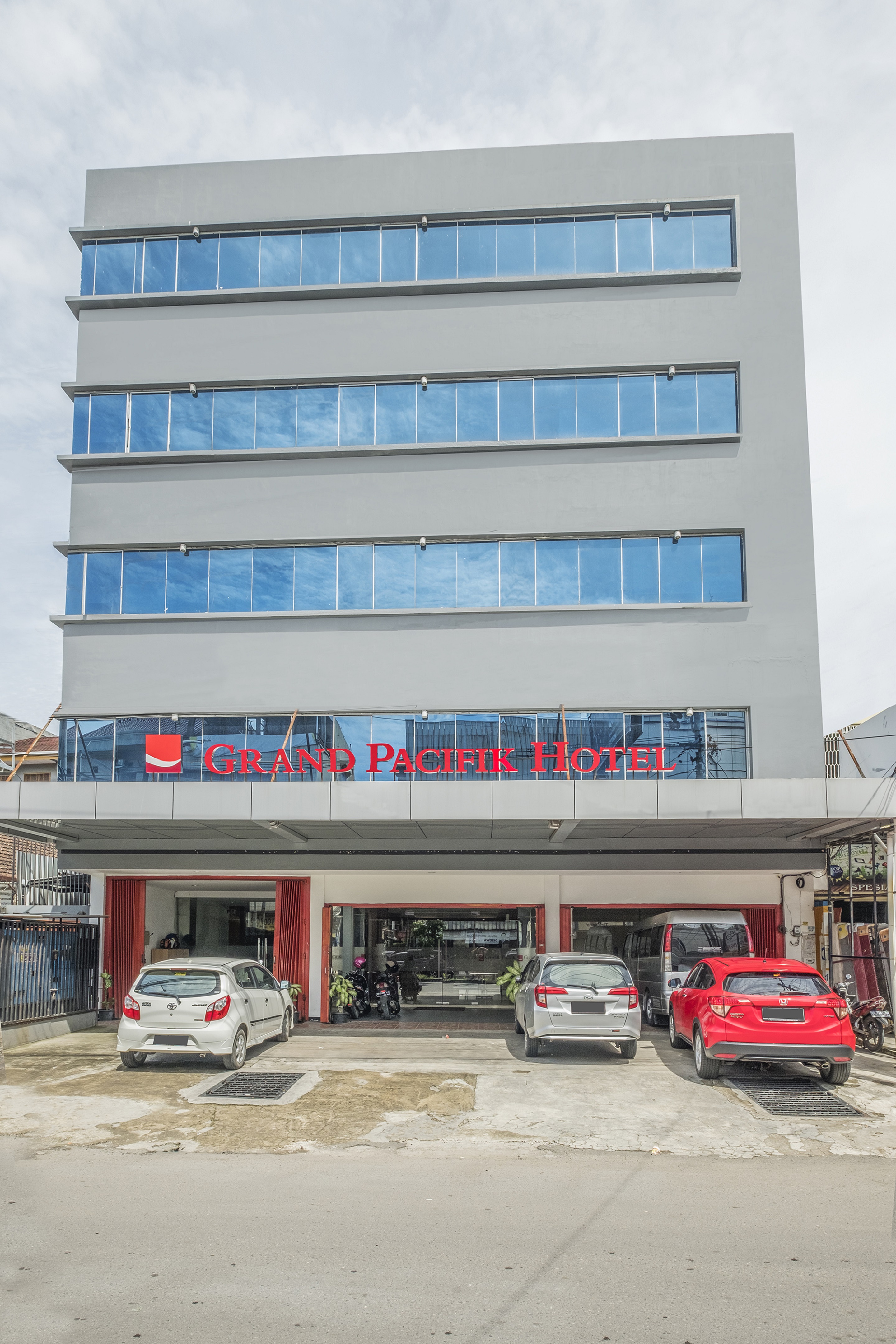 Grand Pacifik Hotel By OYO Rooms