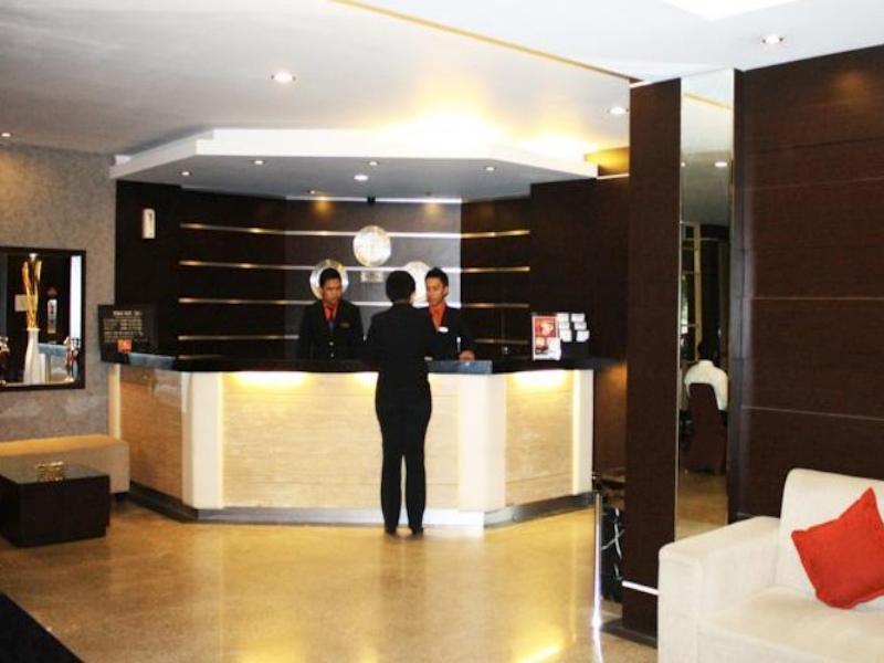 Grand Palace Hotel