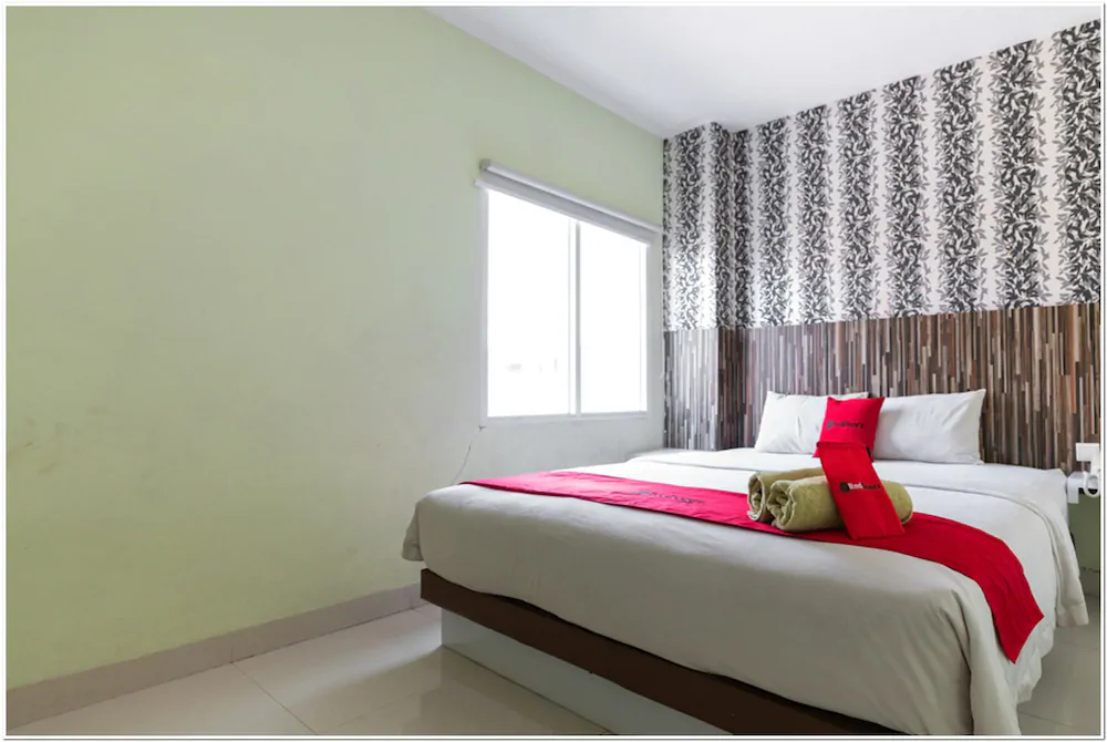 Green Hotel by RedDoorz