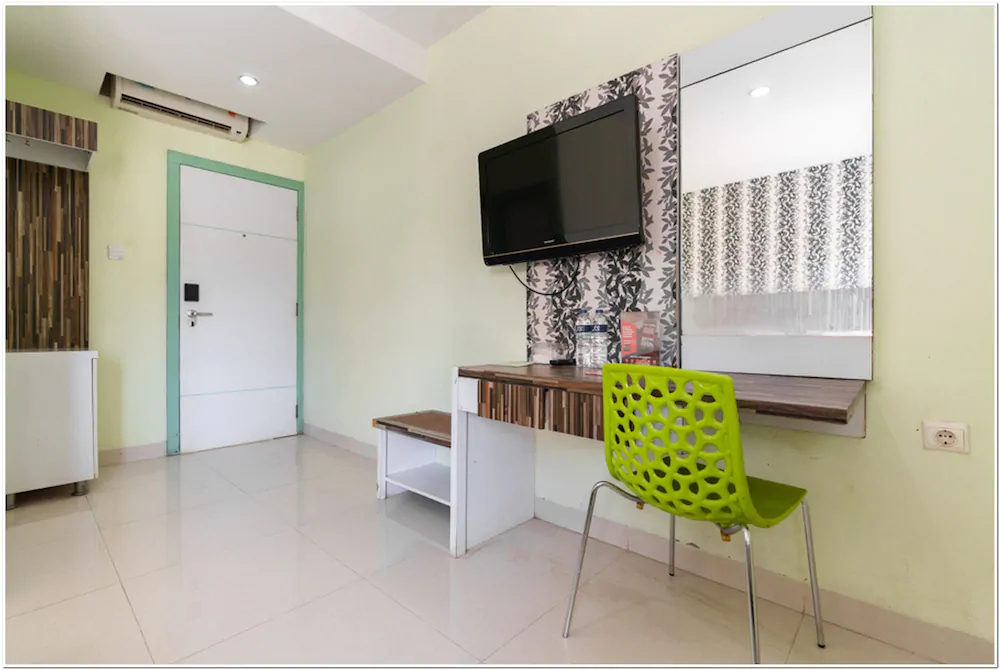 Green Hotel by RedDoorz