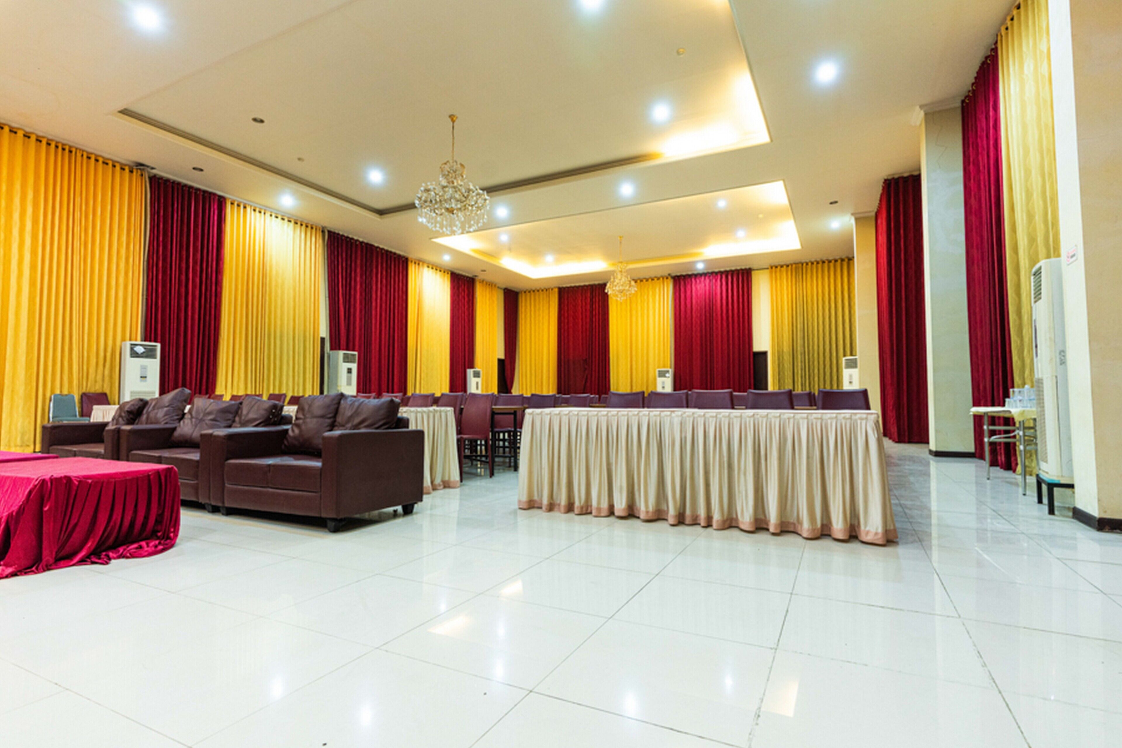 Hotel Agraha Andalas