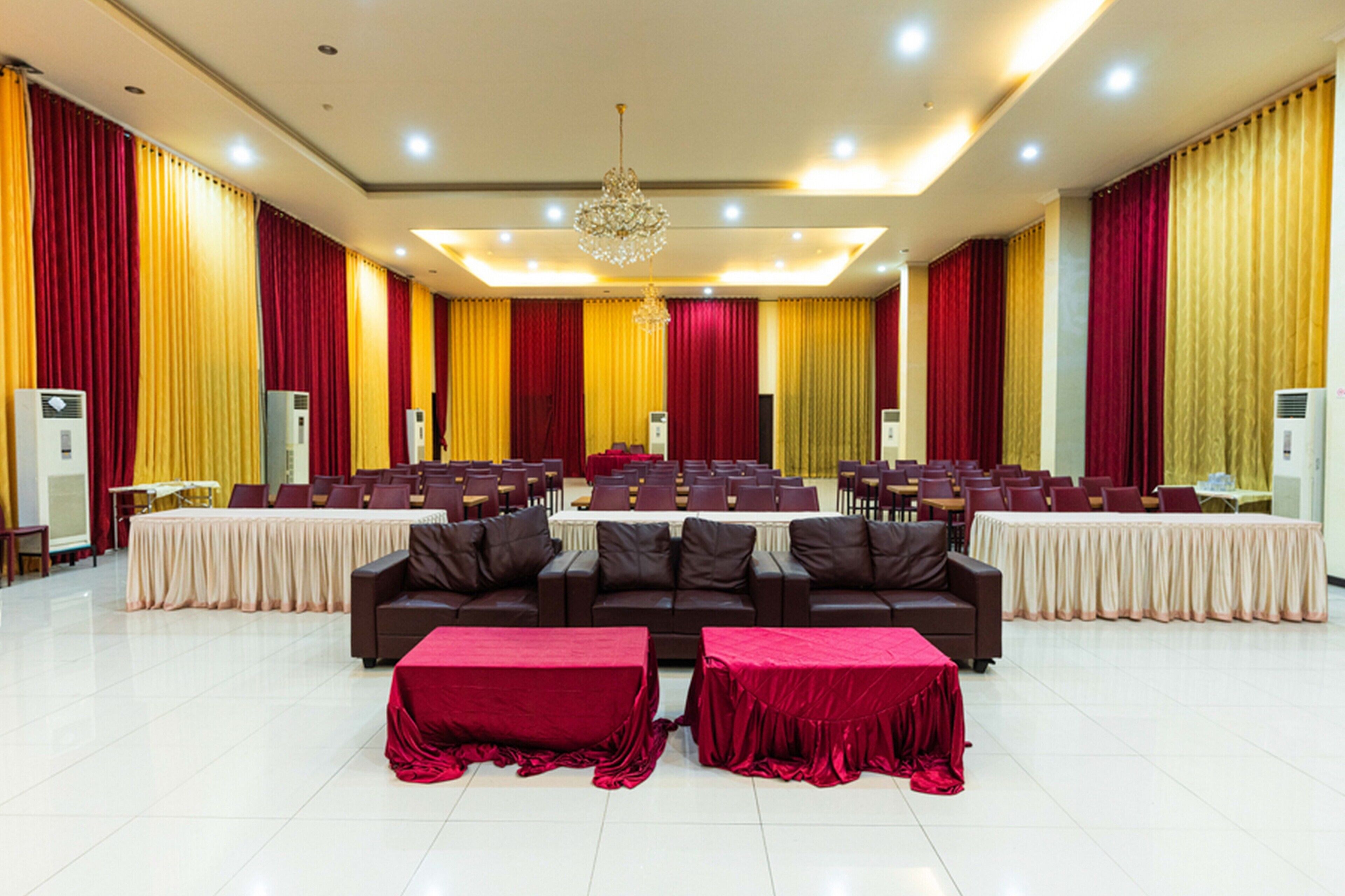 Hotel Agraha Andalas