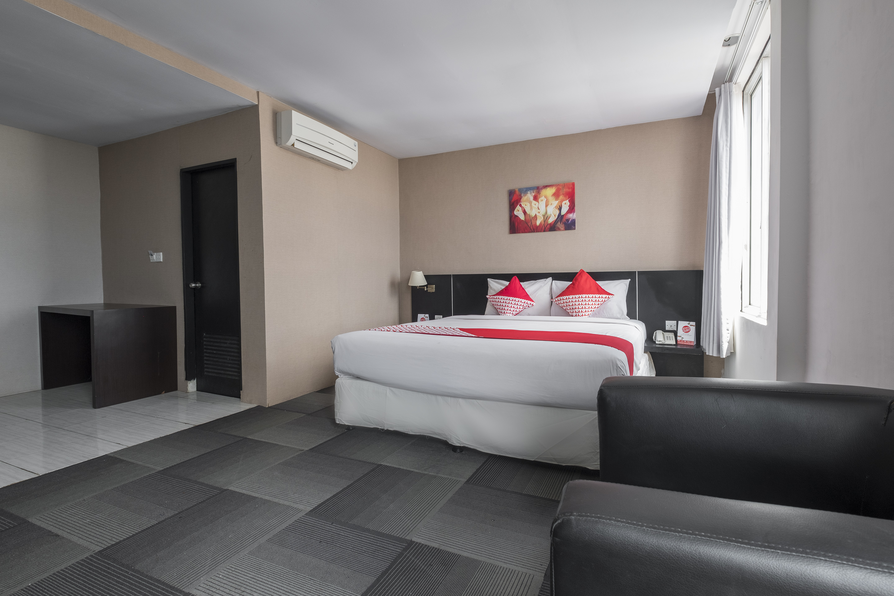 Hotel Asyra By OYO Rooms