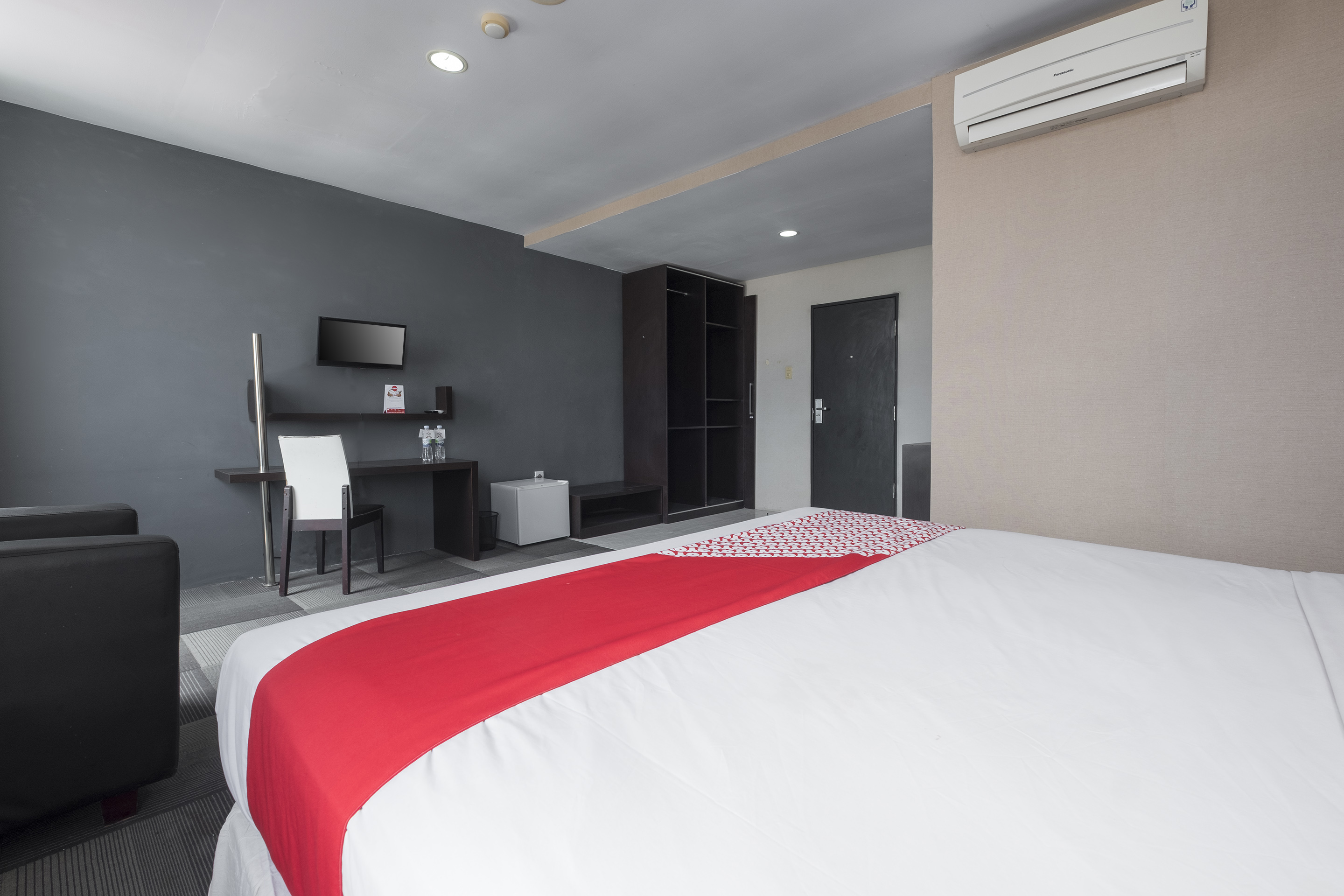 Hotel Asyra By OYO Rooms