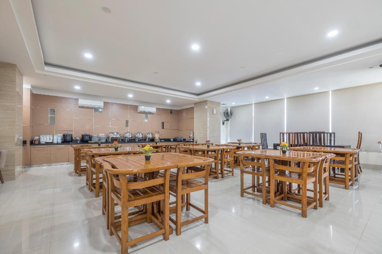 Hotel Denpasar Makassar by OYO Rooms