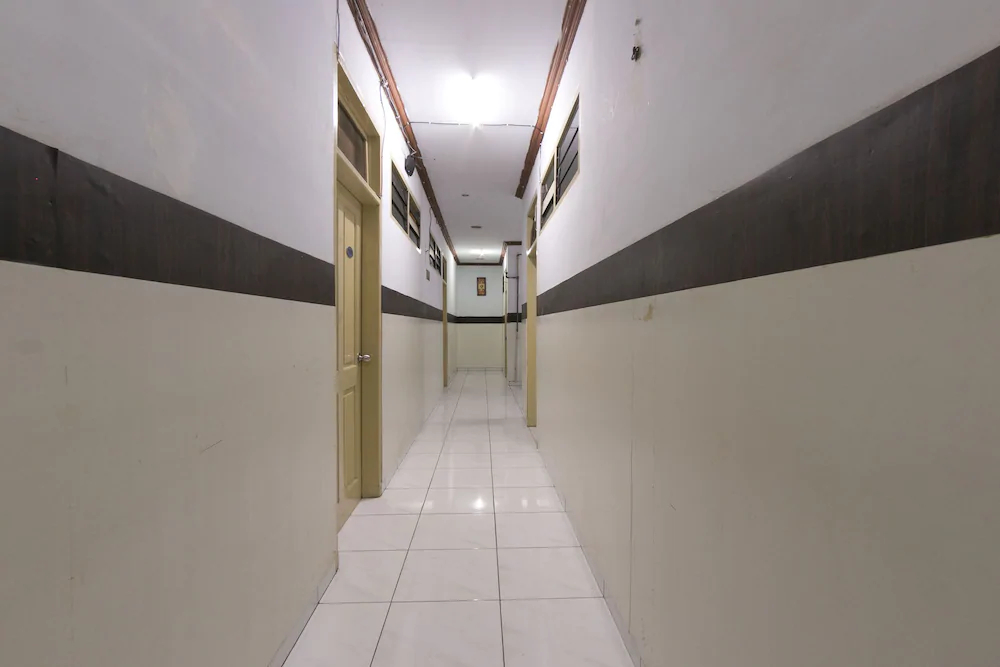 Hotel Diamond Inn by OYO Rooms