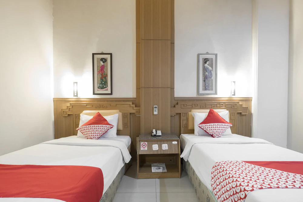 Dinasti Hotel by OYO Rooms