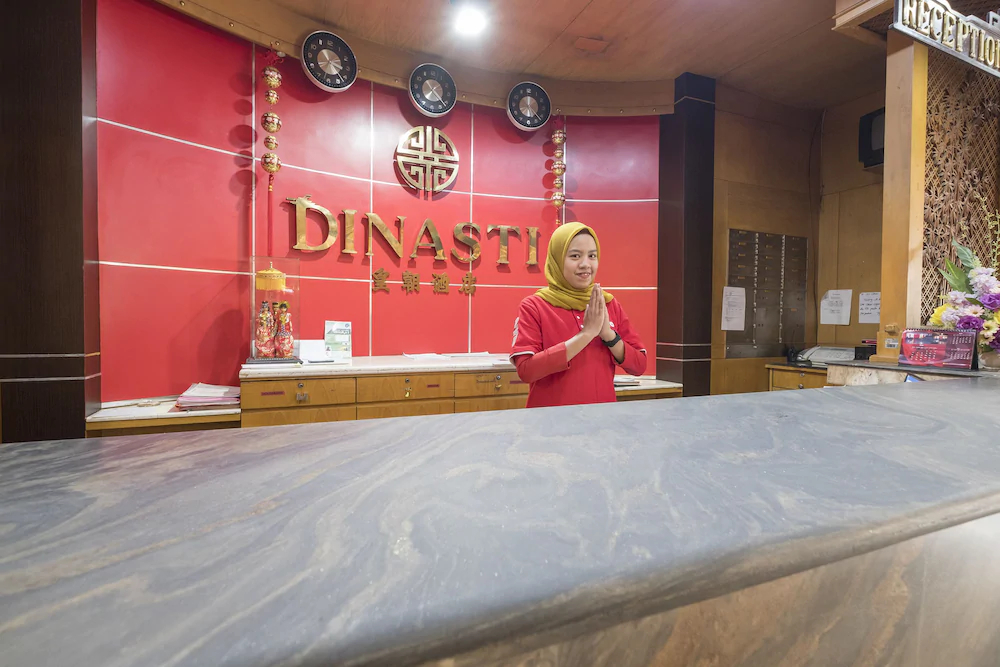 Dinasti Hotel by OYO Rooms