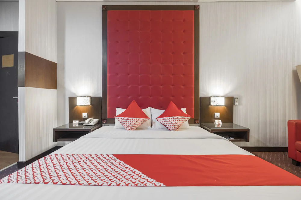 Dinasti Hotel by OYO Rooms