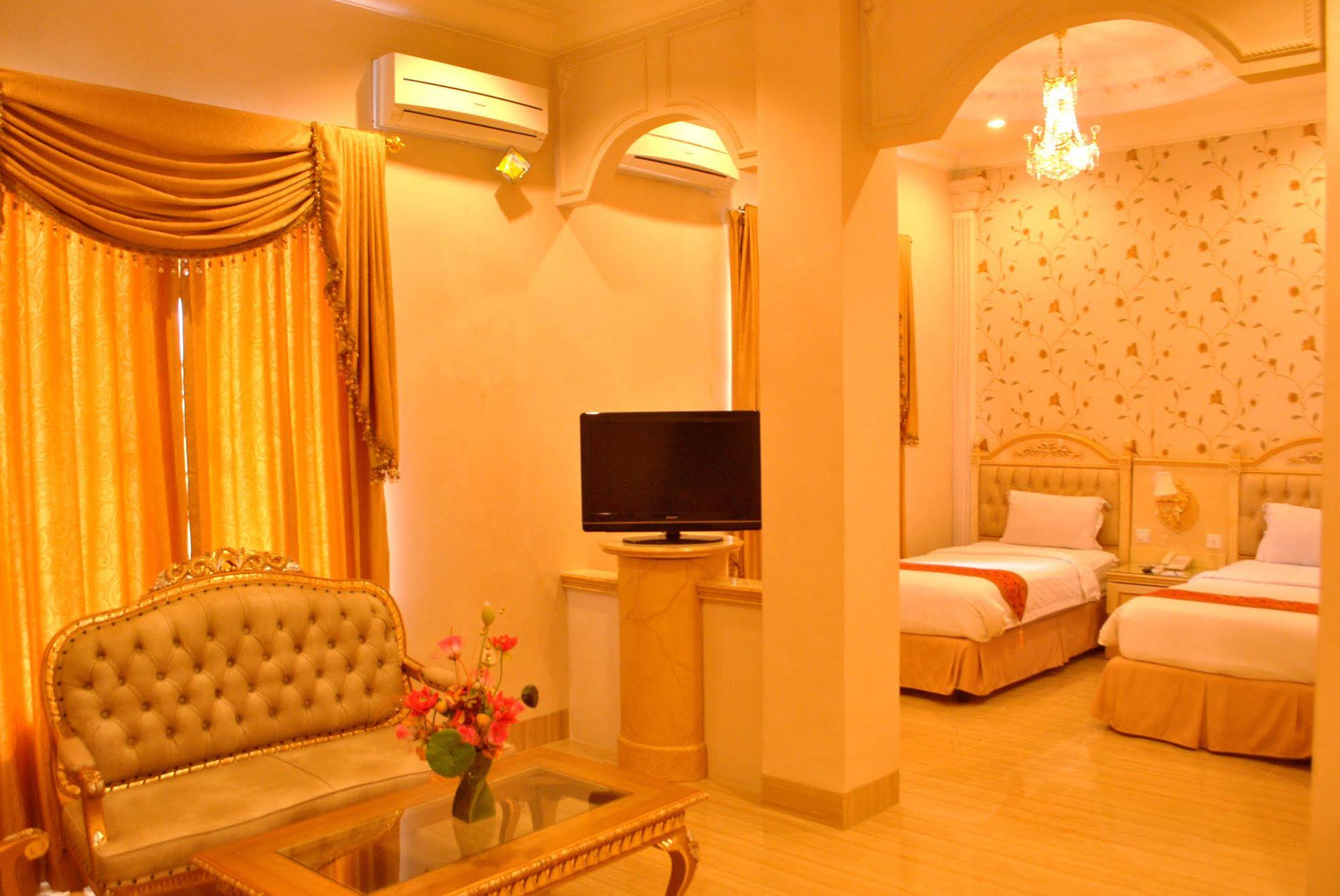 Hotel Grand Town