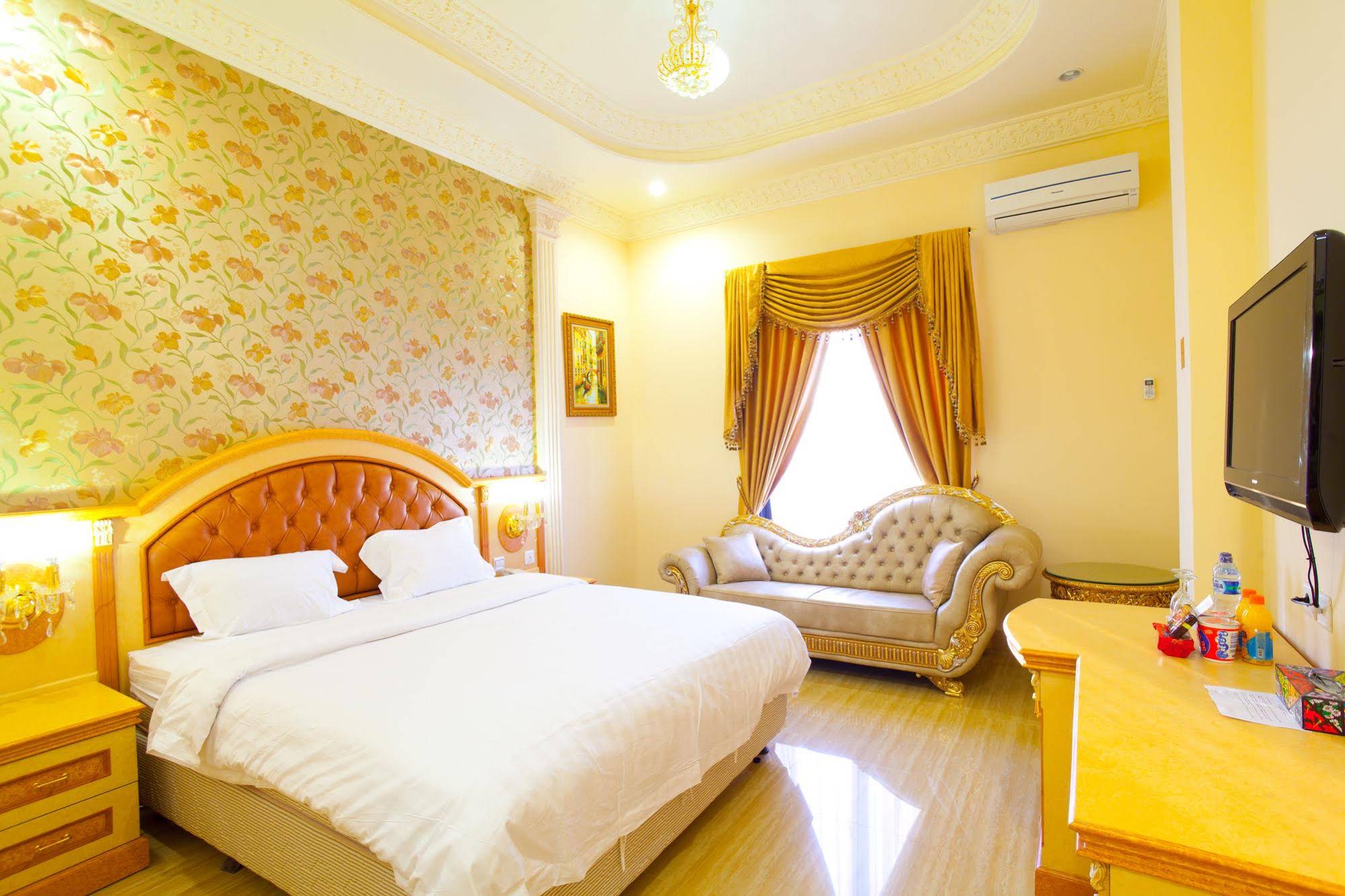 Hotel Grand Town